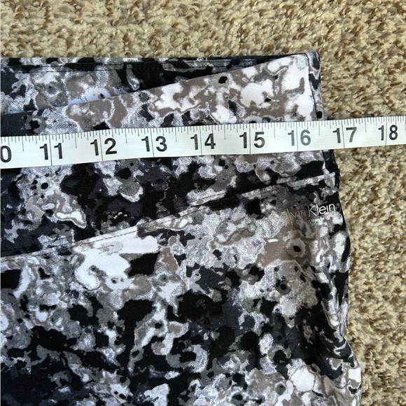 Calvin Klein Performance Black White Floral Capri Leggings Workout Large - Picture 5 of 8